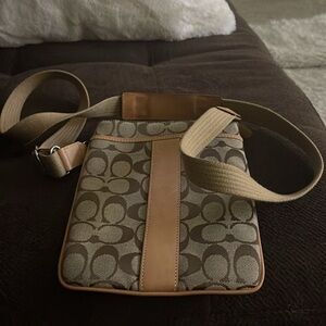 Coach crossbody natural leather and signature khaki canvas w/adjustable strap